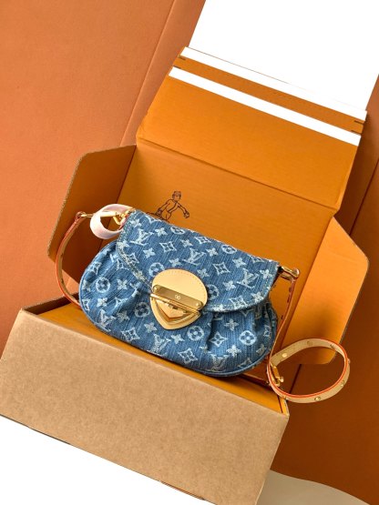 Louis Vuitton  ルイ・ヴィトン シーズナル ワンショルダーバッグ 