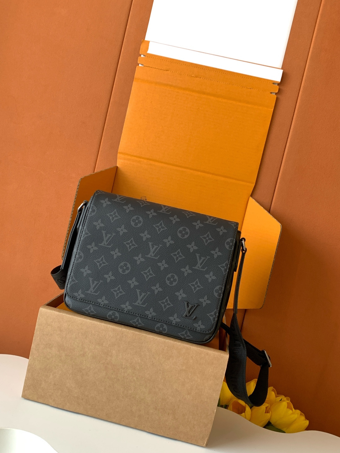 Louis Vuitton  ルイ・ヴィトン シーズナル ワンショルダーバッグ 