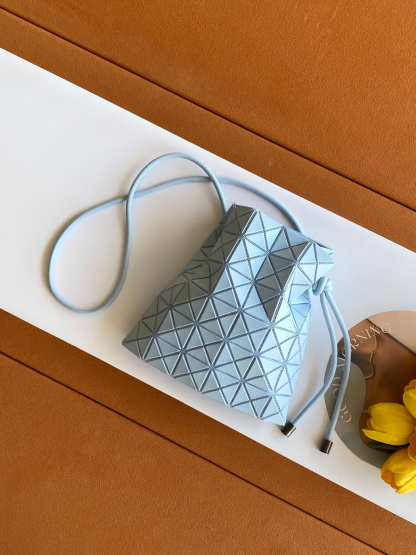 イッセイミヤケ「Issey Miyake」LUCENTシリーズ トートバッグ