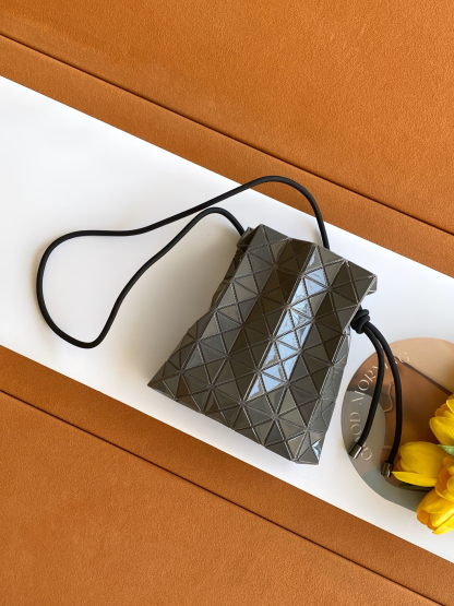 イッセイミヤケ「Issey Miyake」LUCENTシリーズ トートバッグ