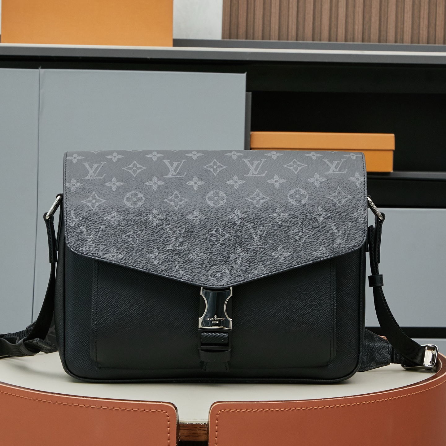 Louis Vuitton  ルイ・ヴィトン シーズナル ワンショルダーバッグ