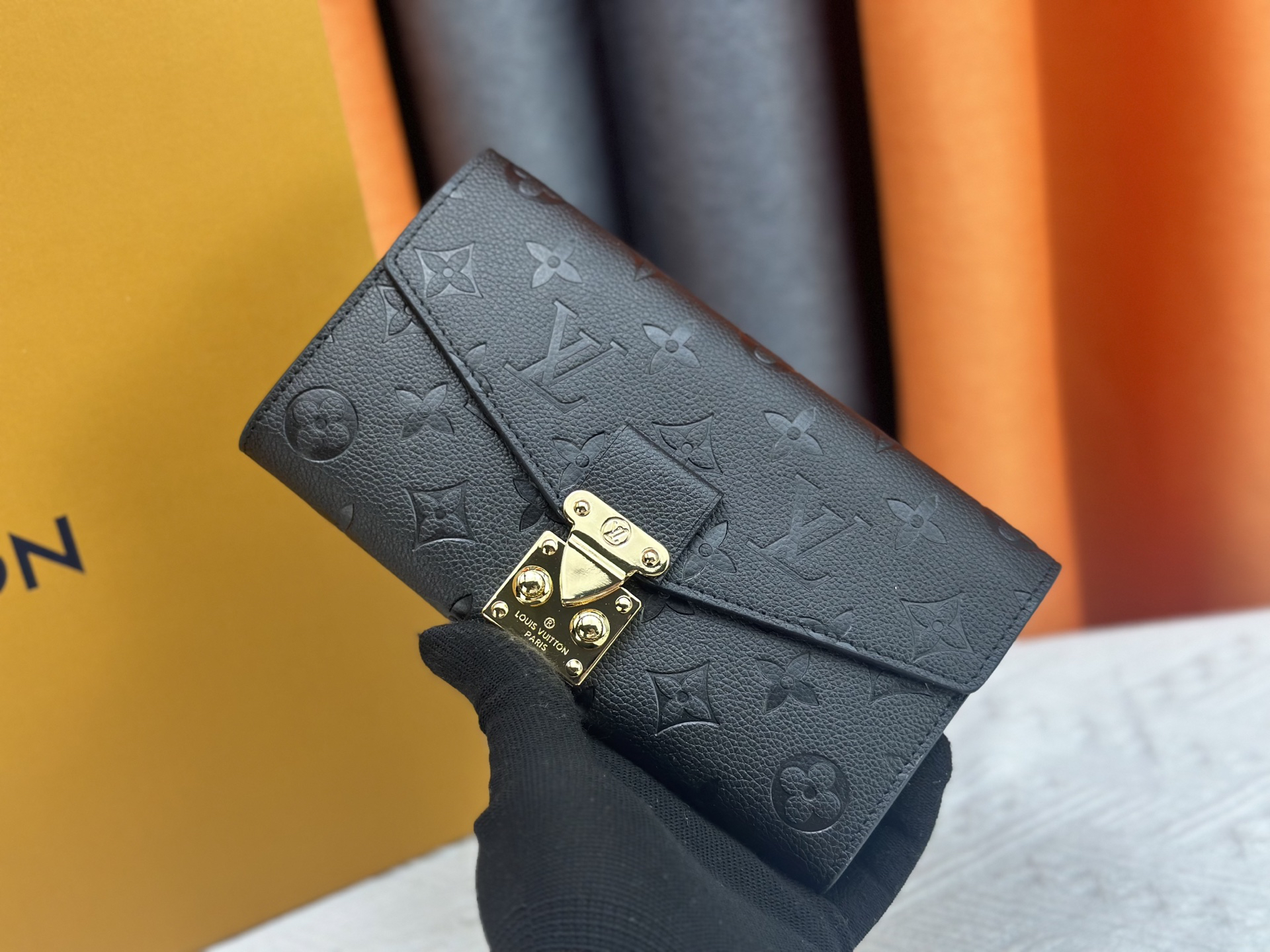 ルイ・ヴィトン「Louis Vuitton」レザーポケットウォレット