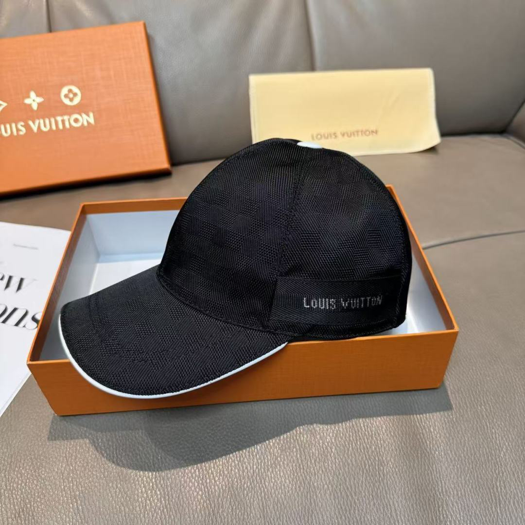 ルイ・ヴィトン「Louis Vuitton」 の新作野球帽