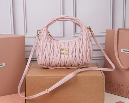 ミュウミュウ「MIUMIU」レディースファッションハンドバッグとショルダーバッグ
