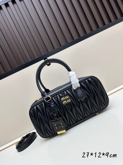 ミュウミュウ「MIUMIU」レディースファッションハンドバッグとショルダーバッグ