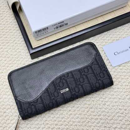 ディオール「Dior」 クラシックな高級品さいふ