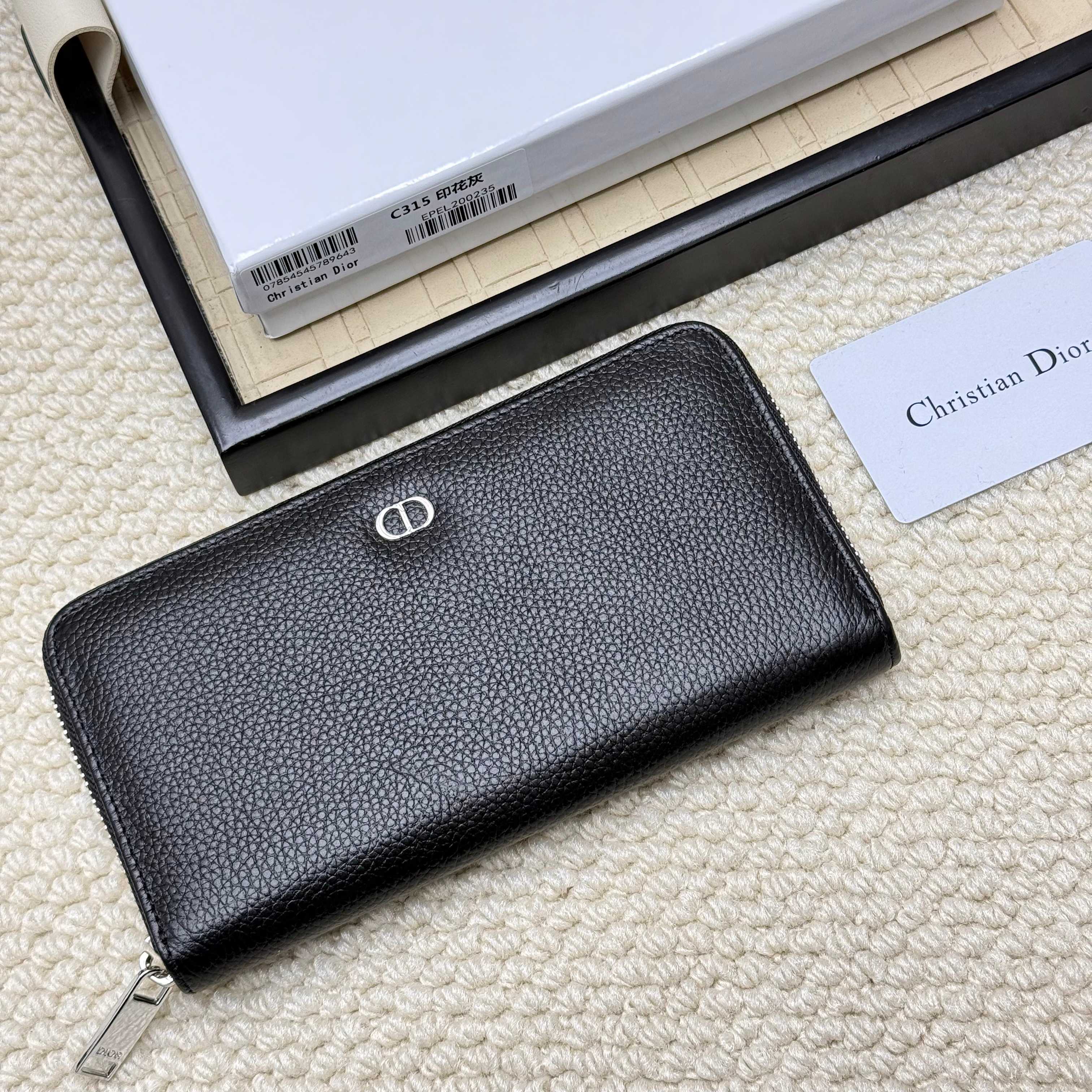 ディオール「Dior」 クラシックな高級品さいふ