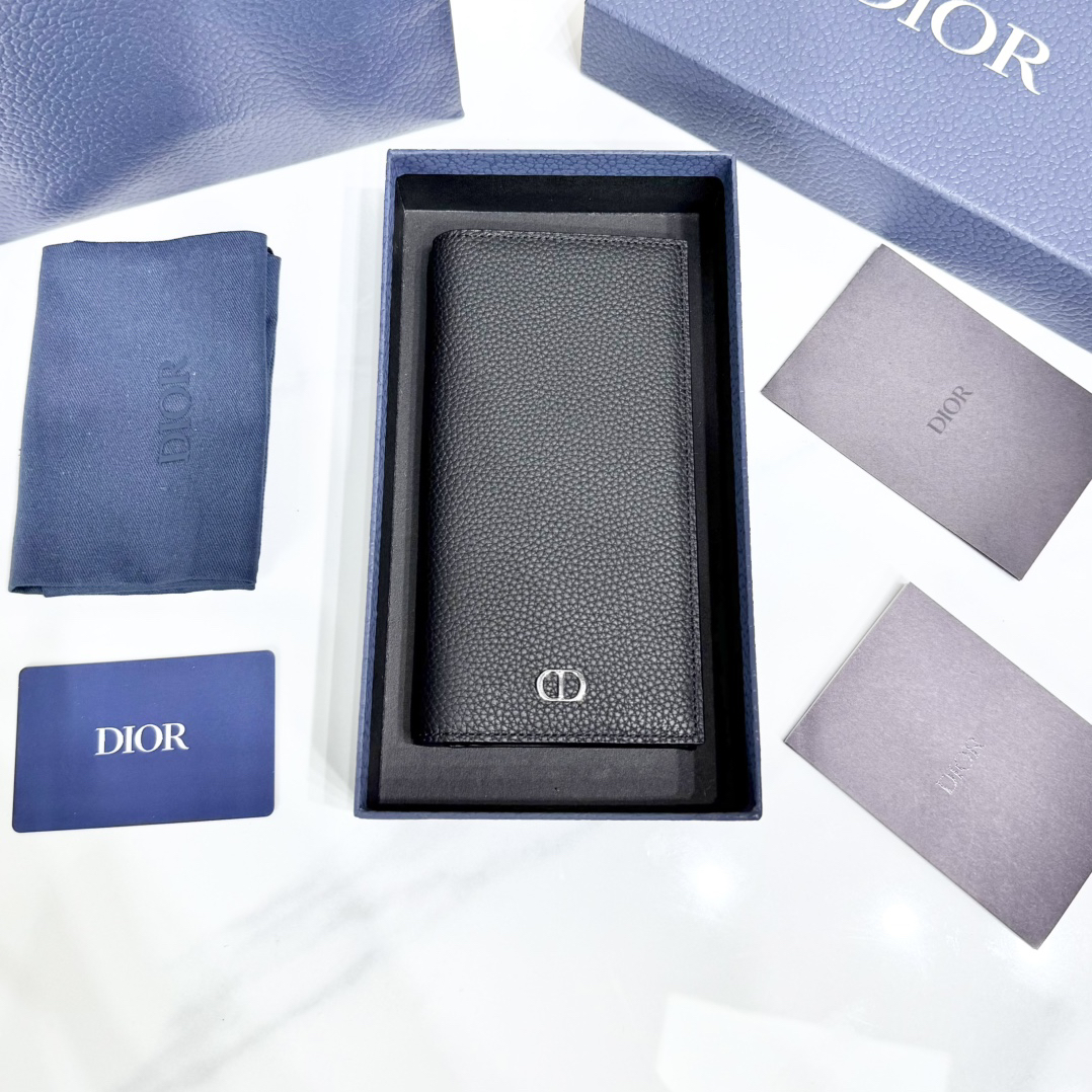 ディオール「Dior」 クラシックな高級品さいふ
