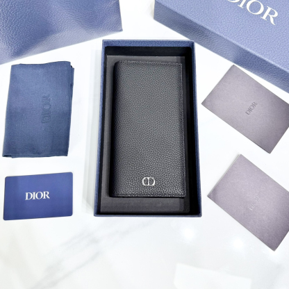 ディオール「Dior」 クラシックな高級品さいふ