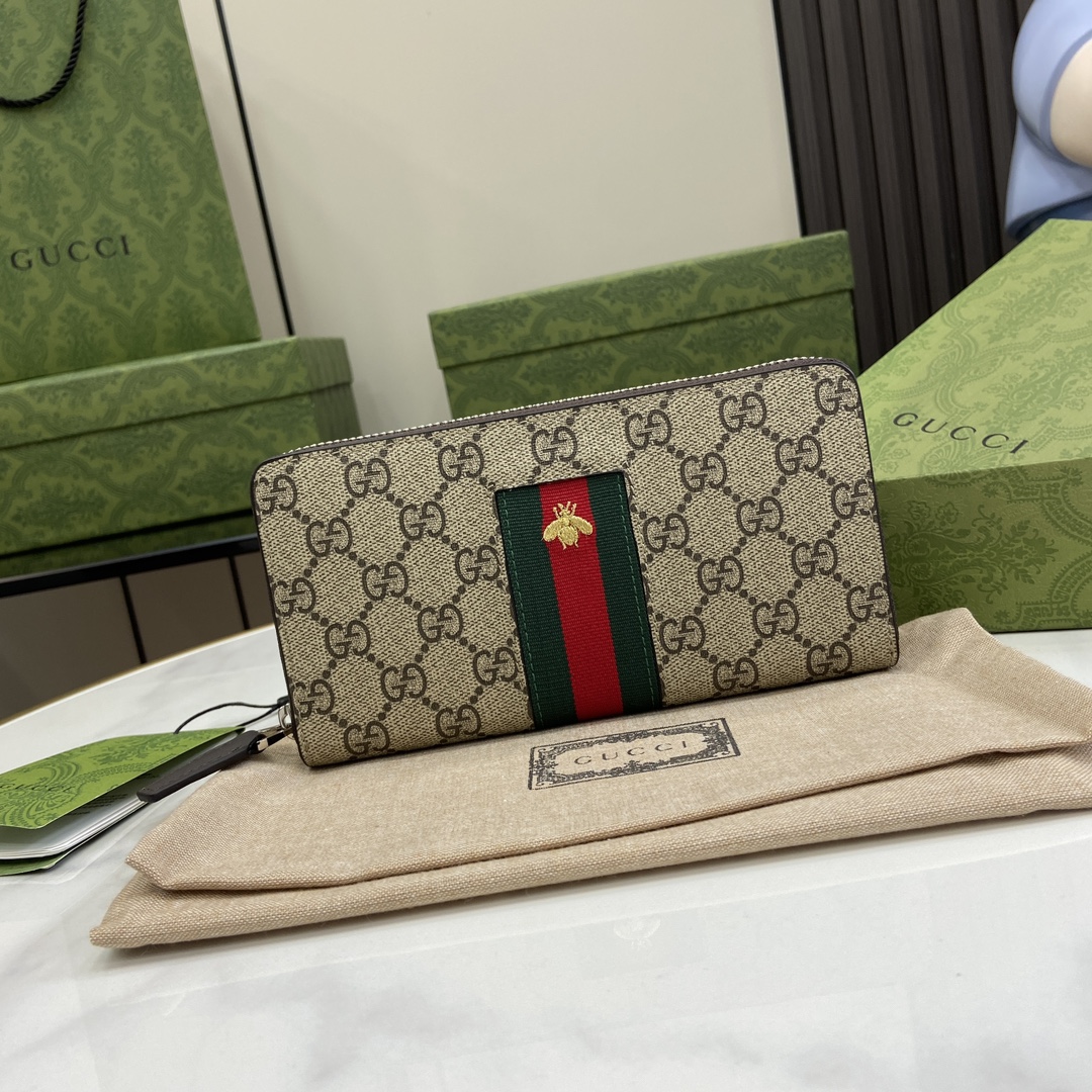 グッチ「Gucci」 クラシックなモノグラムウォレット