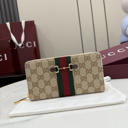 グッチ「Gucci」 クラシックなモノグラムウォレット