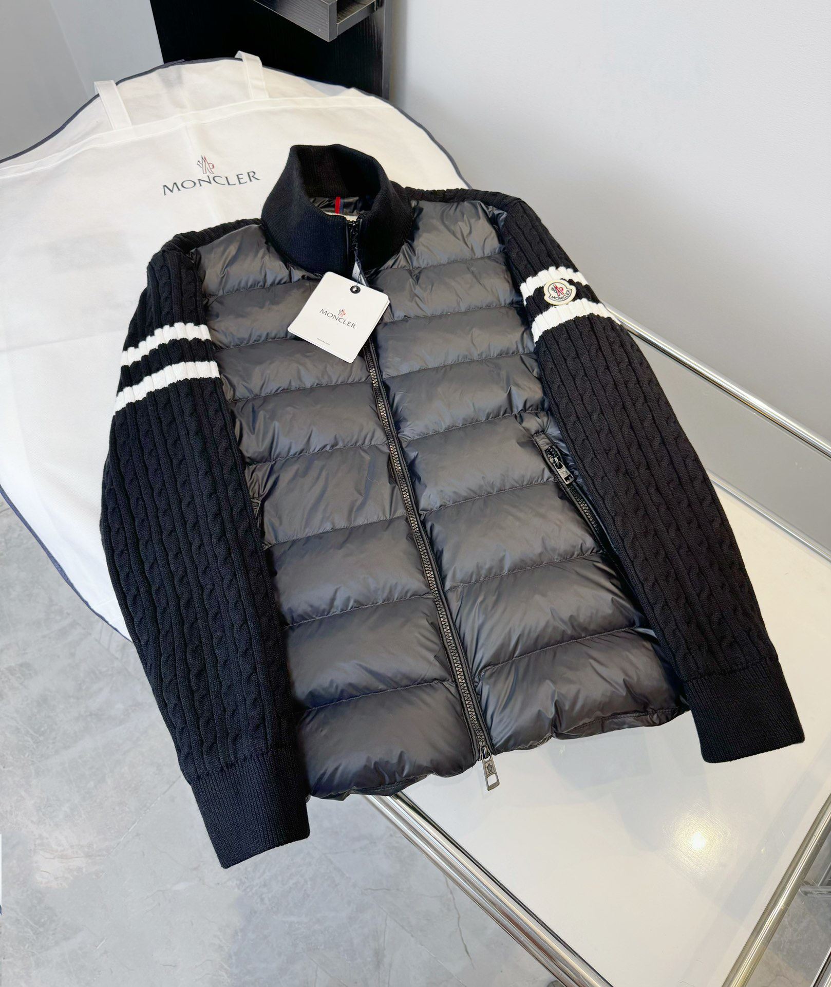 モンクレール シーズン別 ロングダウンコート