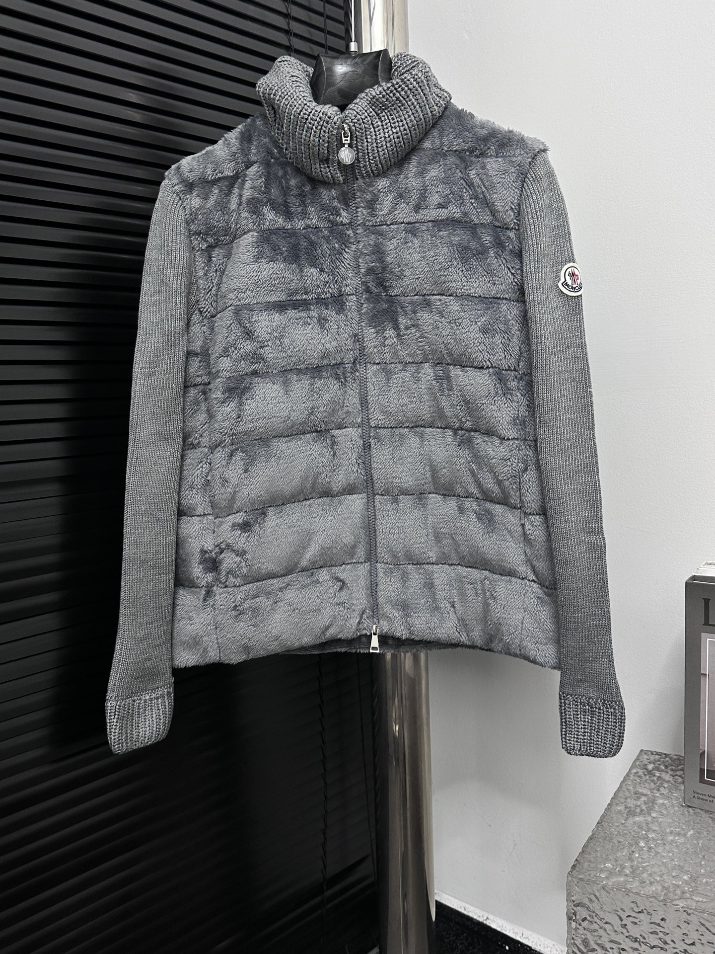 モンクレール シーズン別 ロングダウンコート