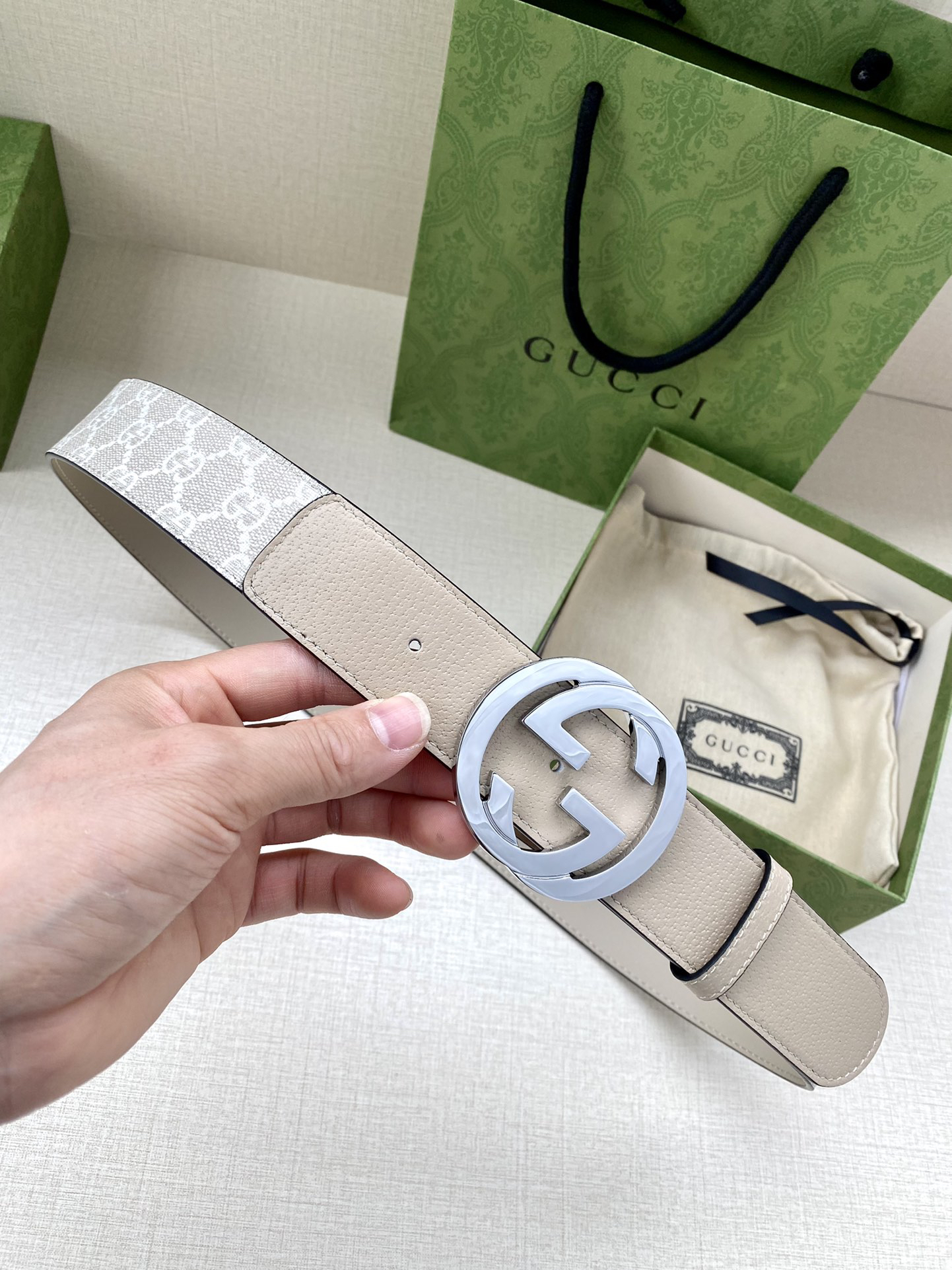 グッチ「Gucci」 新作女性用ベルト