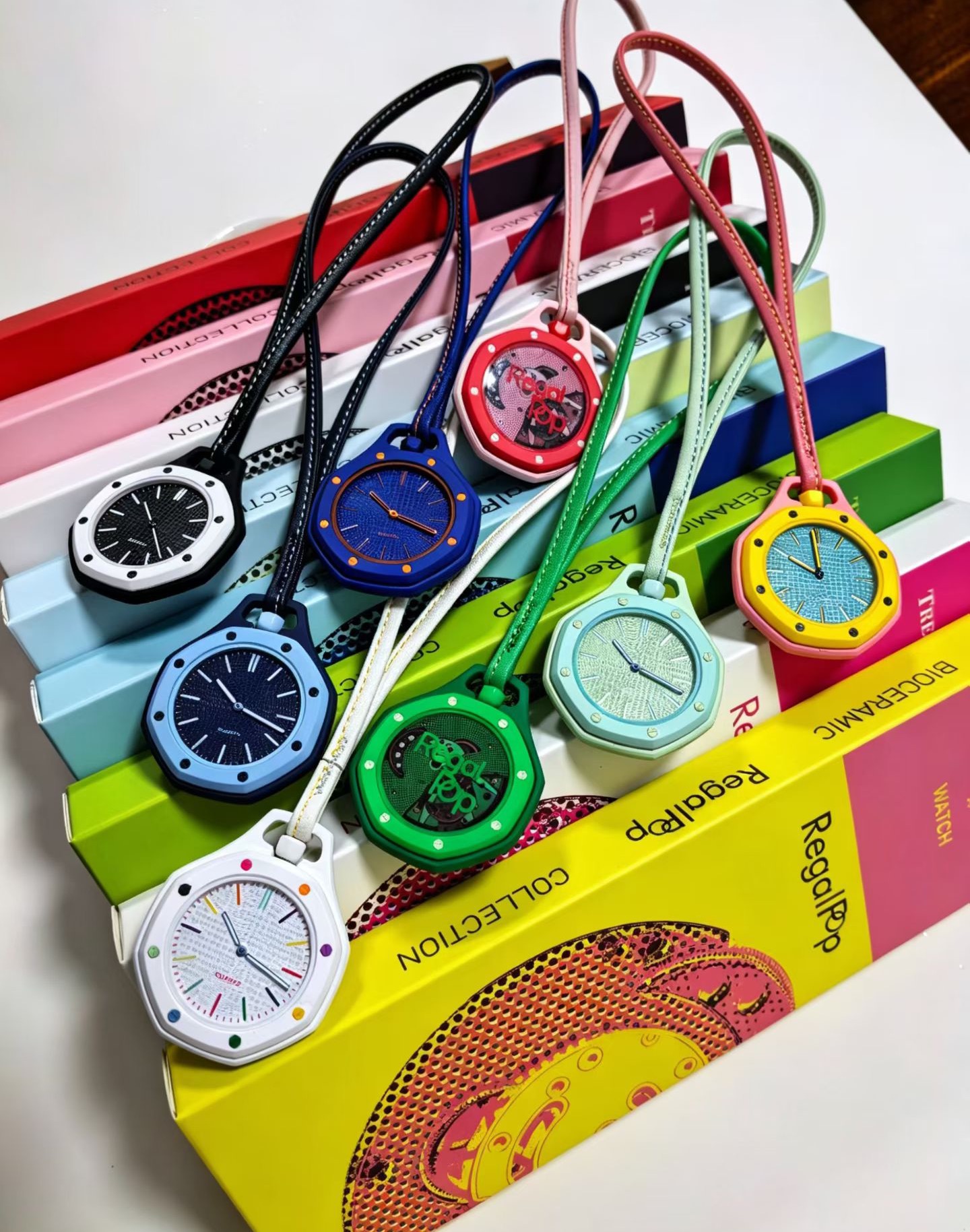 スウォッチ「Swatch」X AP Royal Pop 新作コラボ（AP×スウォッチ コラボモデル） クォーツモデル