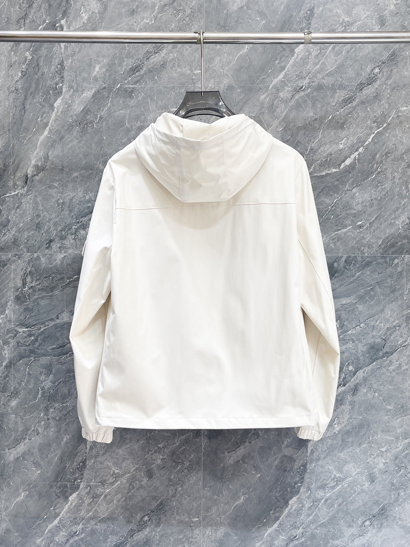 プラダ冬のおしゃれメンズジャケット