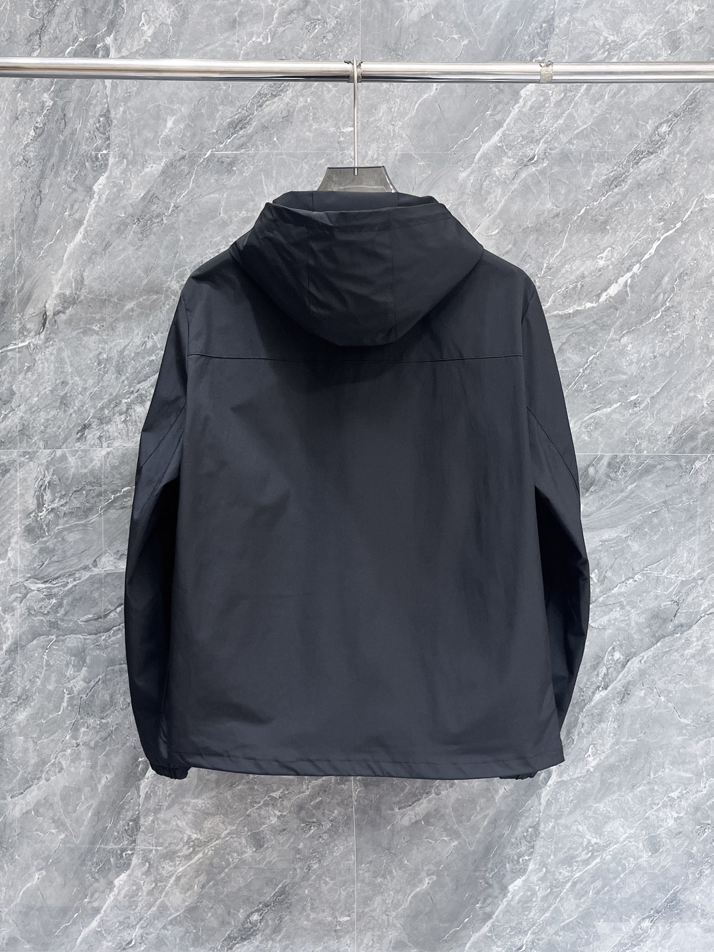 プラダ冬のおしゃれメンズジャケット