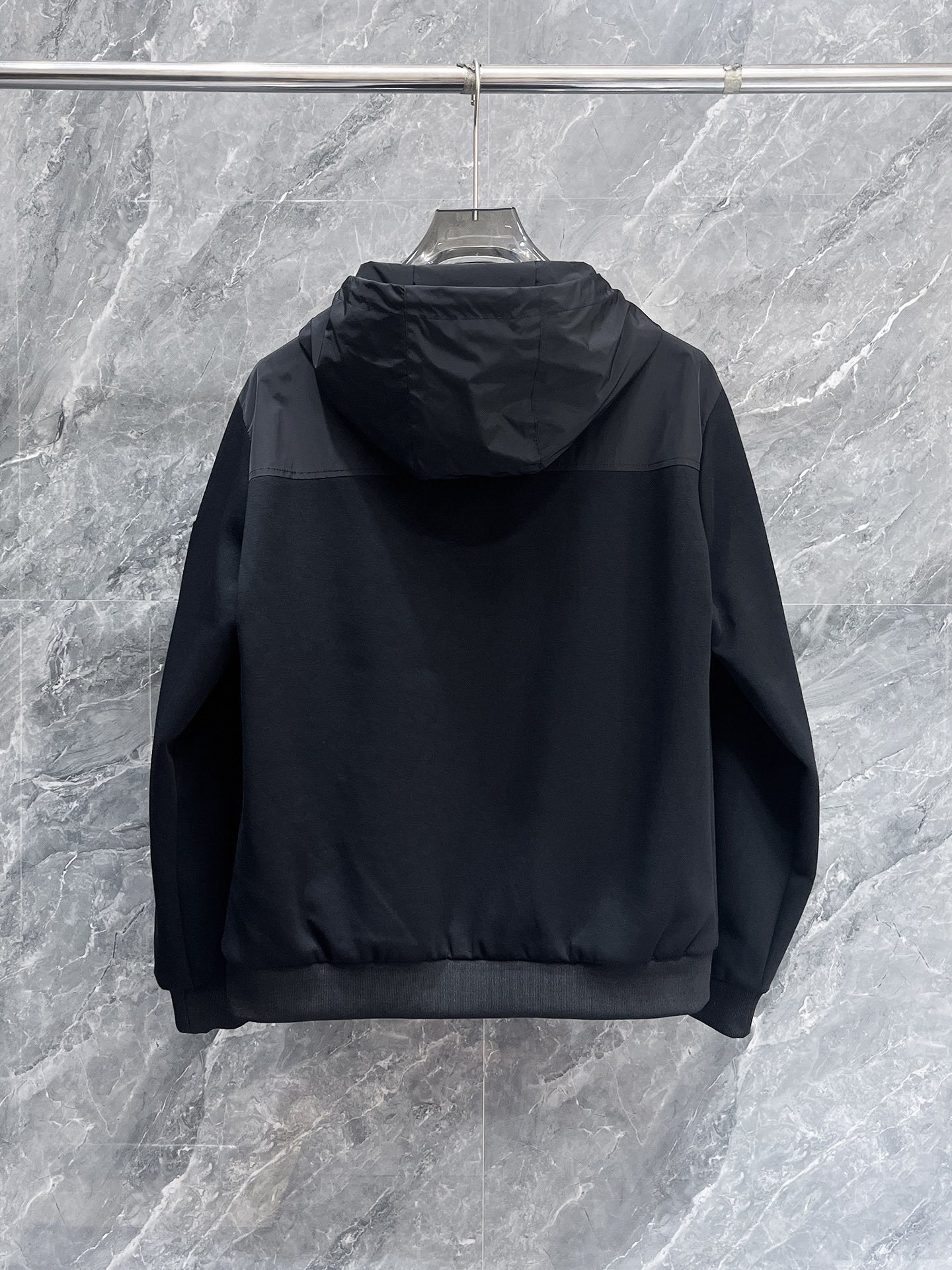 プラダ冬のおしゃれメンズジャケット