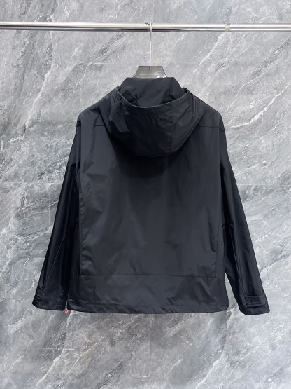 プラダ冬のおしゃれメンズジャケット