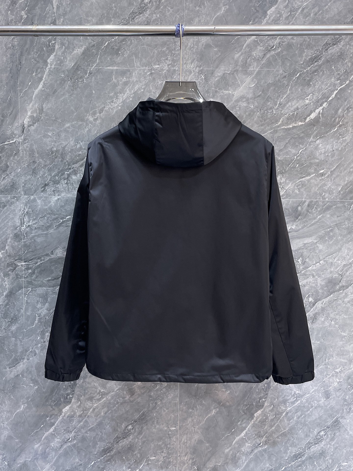 プラダ冬のおしゃれメンズジャケット