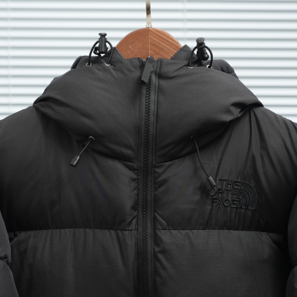 ザ・ノースフェイス 厳冬のしつらえにダウンジャケットシリーズ