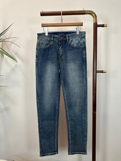 [ Louis Vuitton ] ルイ・ヴィトン スタイリッシュなジーンズ