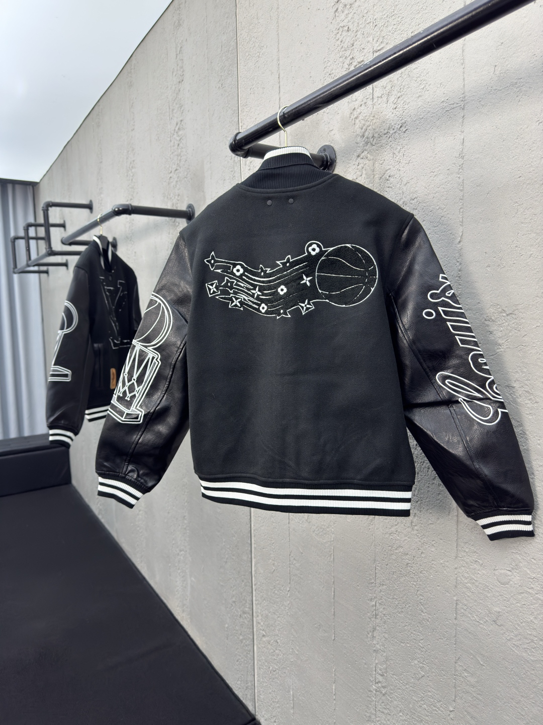 [ Louis Vuitton ] ルイ・ヴィトン  X NBA連名タオル刺繍野球ウエア