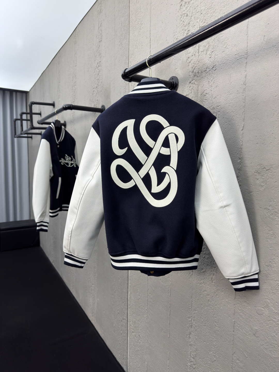 [ Louis Vuitton ] ルイ・ヴィトン  サザエ刺繍ウールの野球ウエア