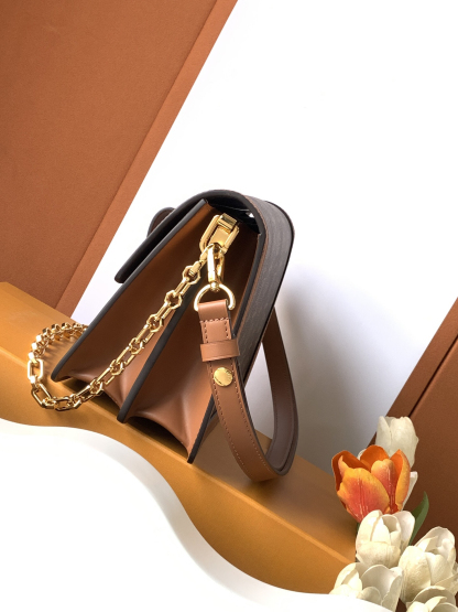 Louis Vuitton  ルイ・ヴィトン シーズナル ワンショルダーバッグ 