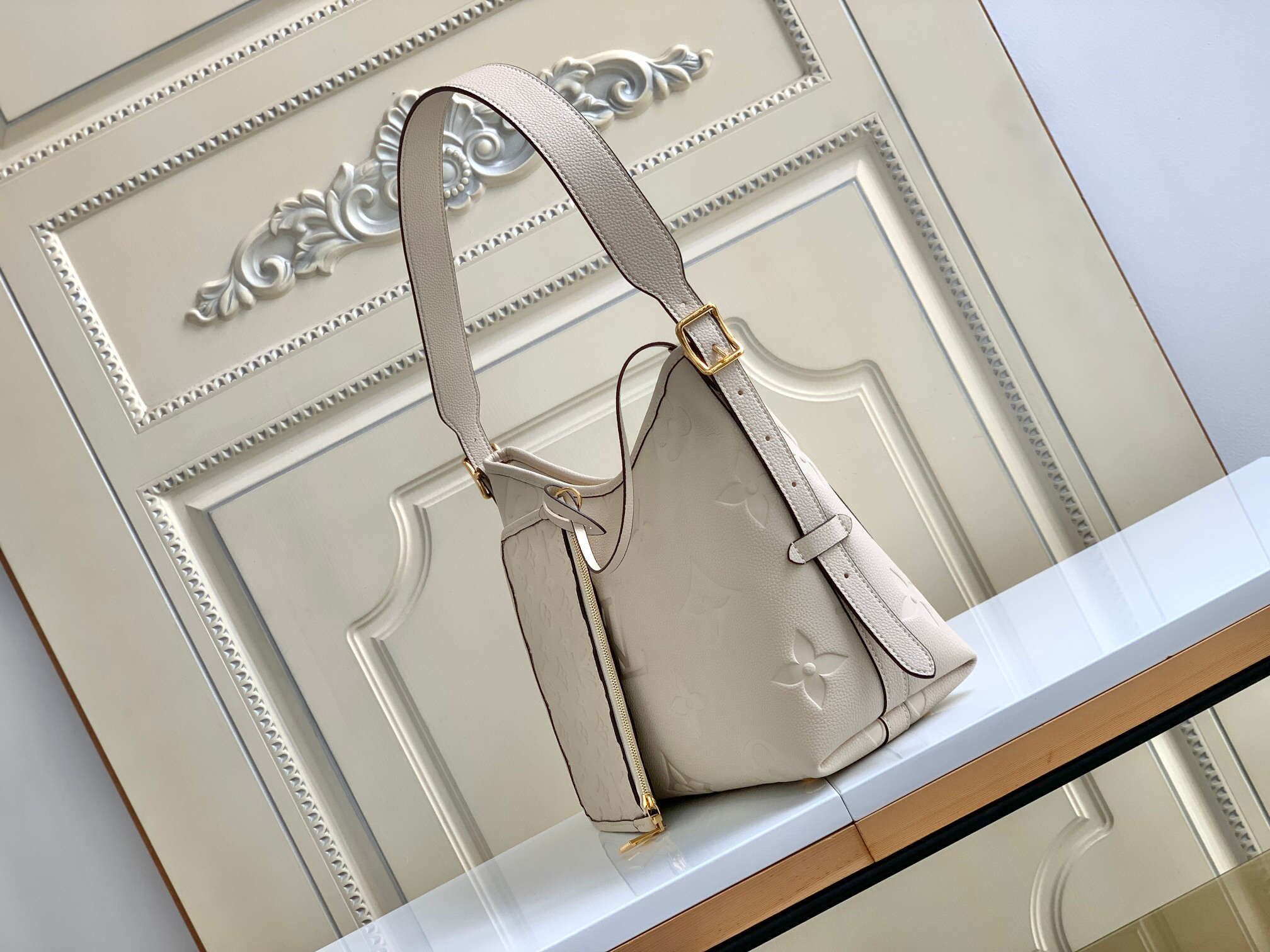 Louis Vuitton  ルイ・ヴィトン シーズナル ワンショルダーバッグ 