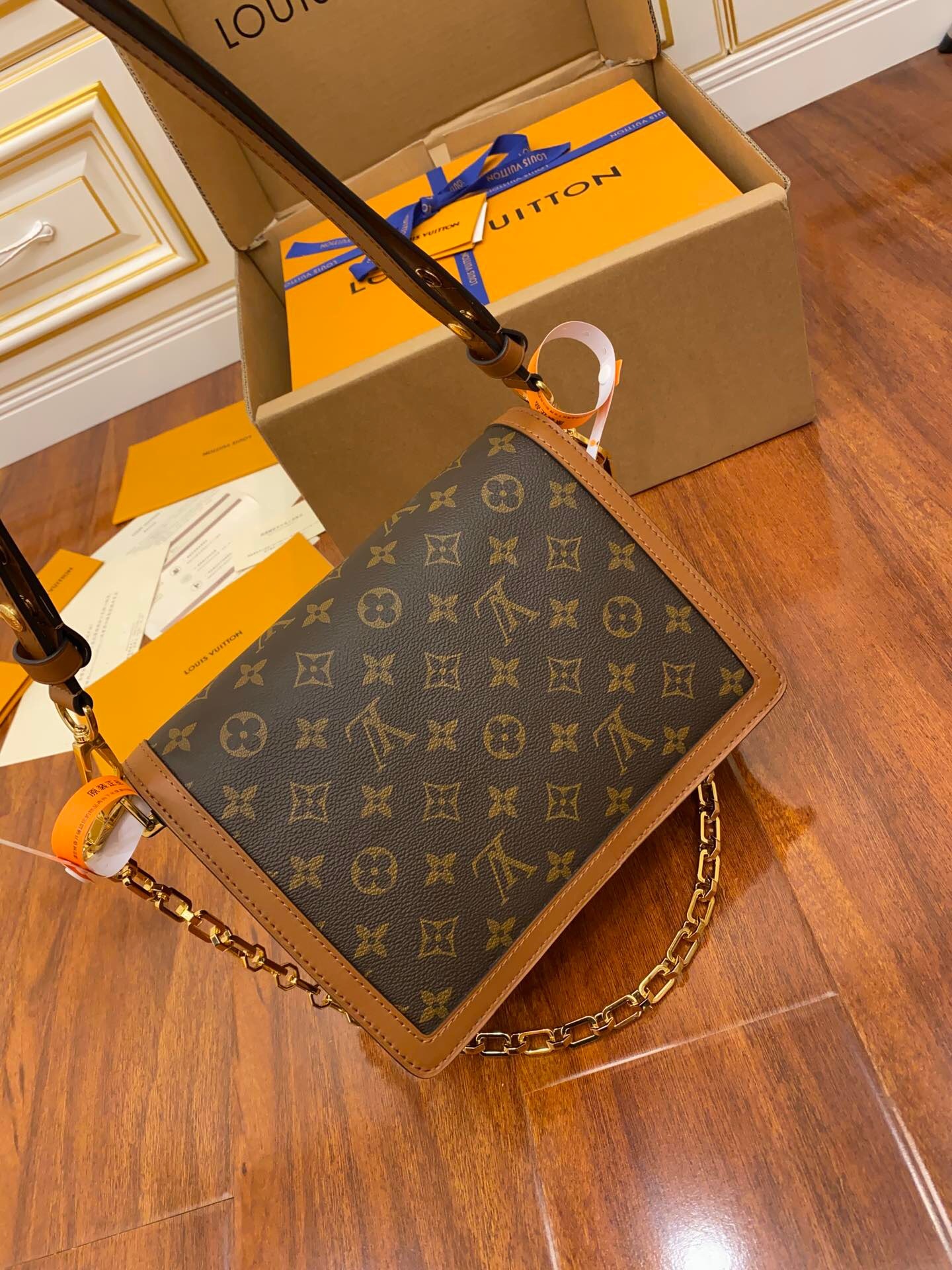 Louis Vuitton  ルイ・ヴィトン シーズナル ワンショルダーバッグ 