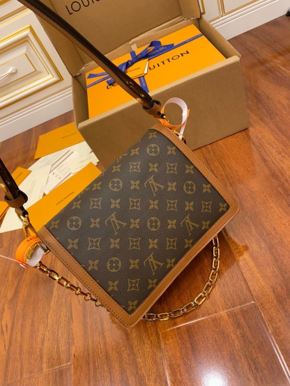 Louis Vuitton  ルイ・ヴィトン シーズナル ワンショルダーバッグ 