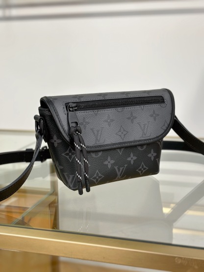 Louis Vuitton  ルイ・ヴィトン シーズナル ワンショルダーバッグ 