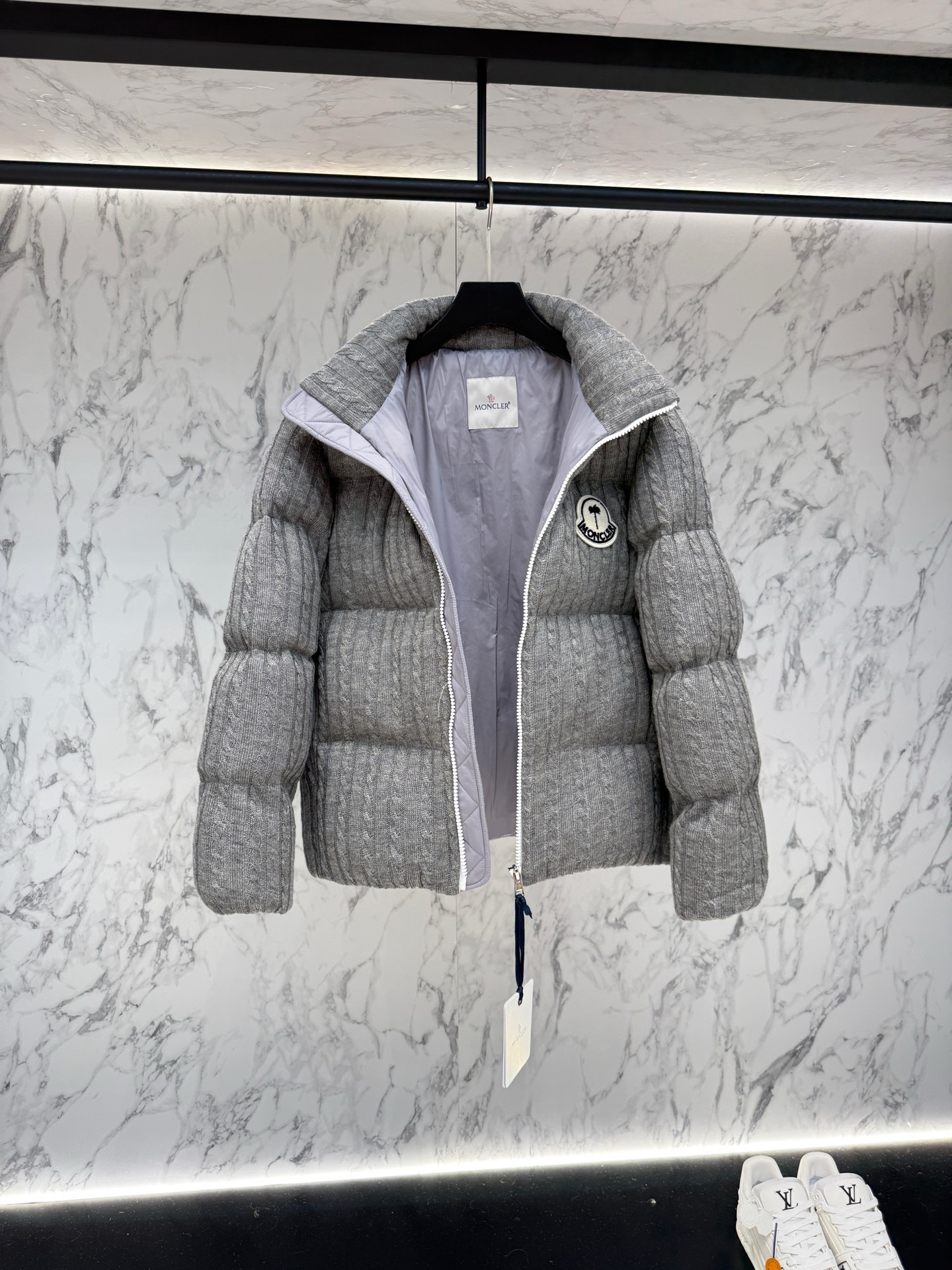 モンクレール シーズン別 ロングダウンコート