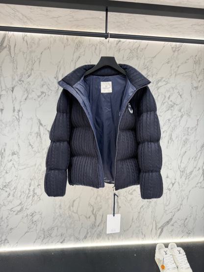 モンクレール シーズン別 ロングダウンコート