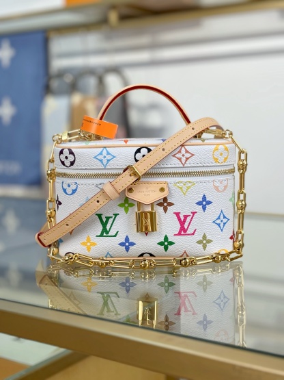 Louis Vuitton  ルイ・ヴィトン シーズナル ワンショルダーバッグ 