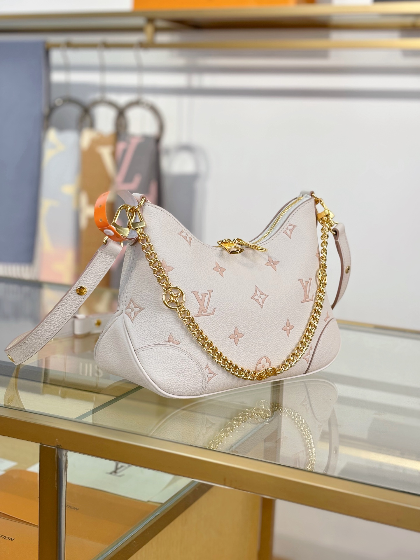 Louis Vuitton  ルイ・ヴィトン シーズナル ワンショルダーバッグ 