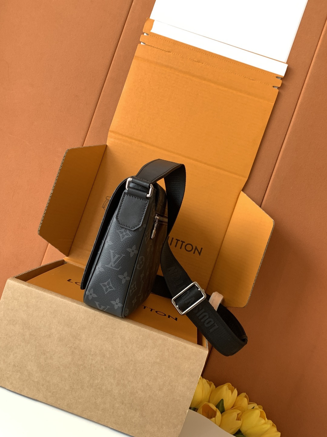 Louis Vuitton  ルイ・ヴィトン シーズナル ワンショルダーバッグ 