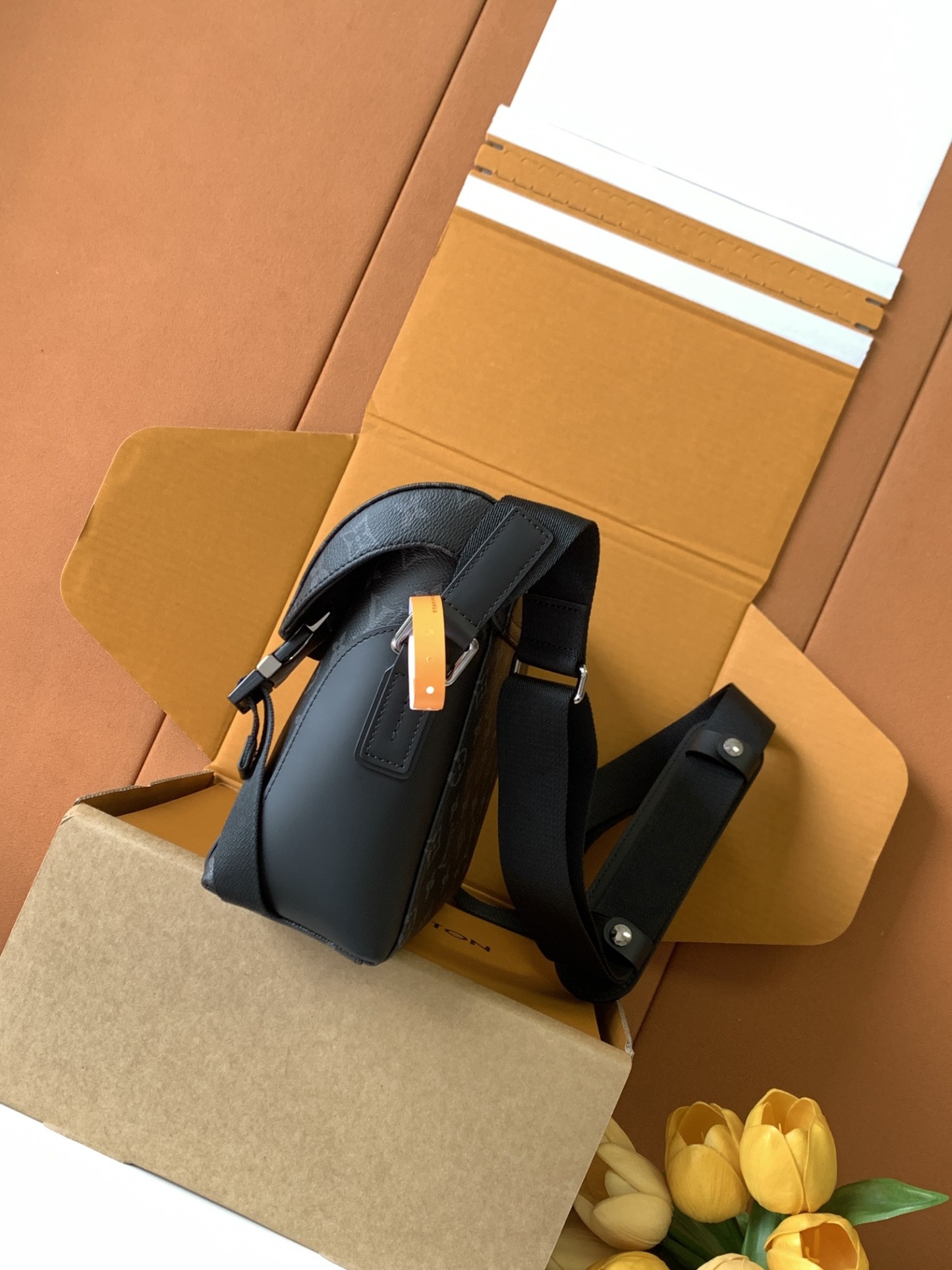 Louis Vuitton  ルイ・ヴィトン シーズナル ワンショルダーバッグ 