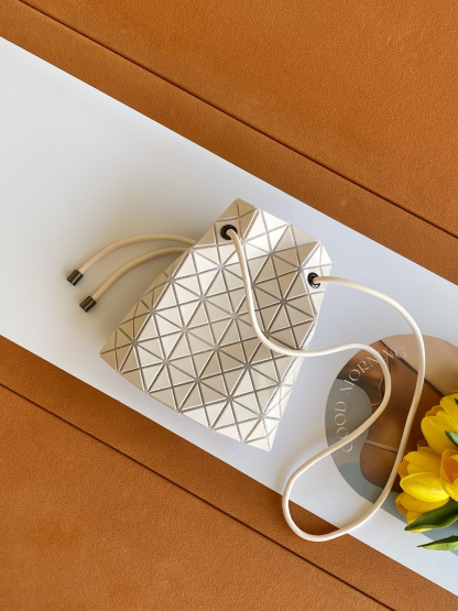 イッセイミヤケ「Issey Miyake」LUCENTシリーズ トートバッグ