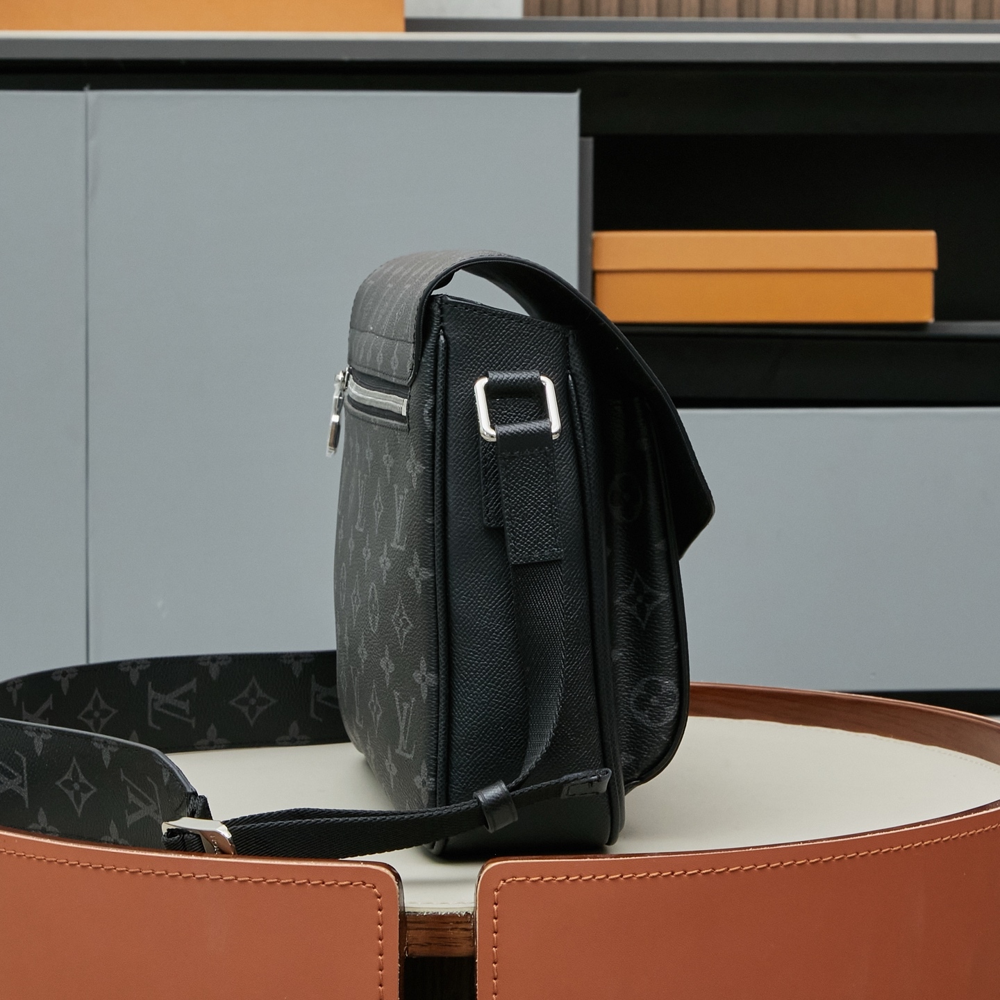 Louis Vuitton  ルイ・ヴィトン シーズナル ワンショルダーバッグ