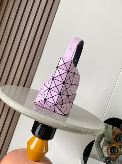 イッセイミヤケ「Issey Miyake」LUCENTシリーズ トートバッグ