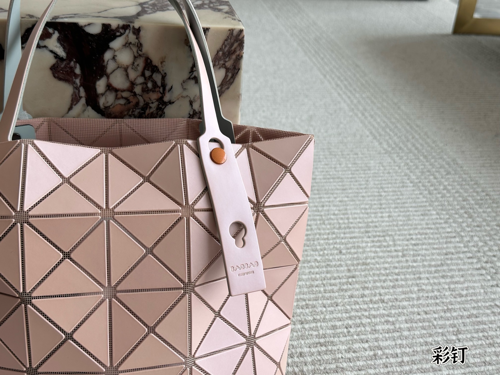 イッセイミヤケ「Issey Miyake」LUCENTシリーズ トートバッグ