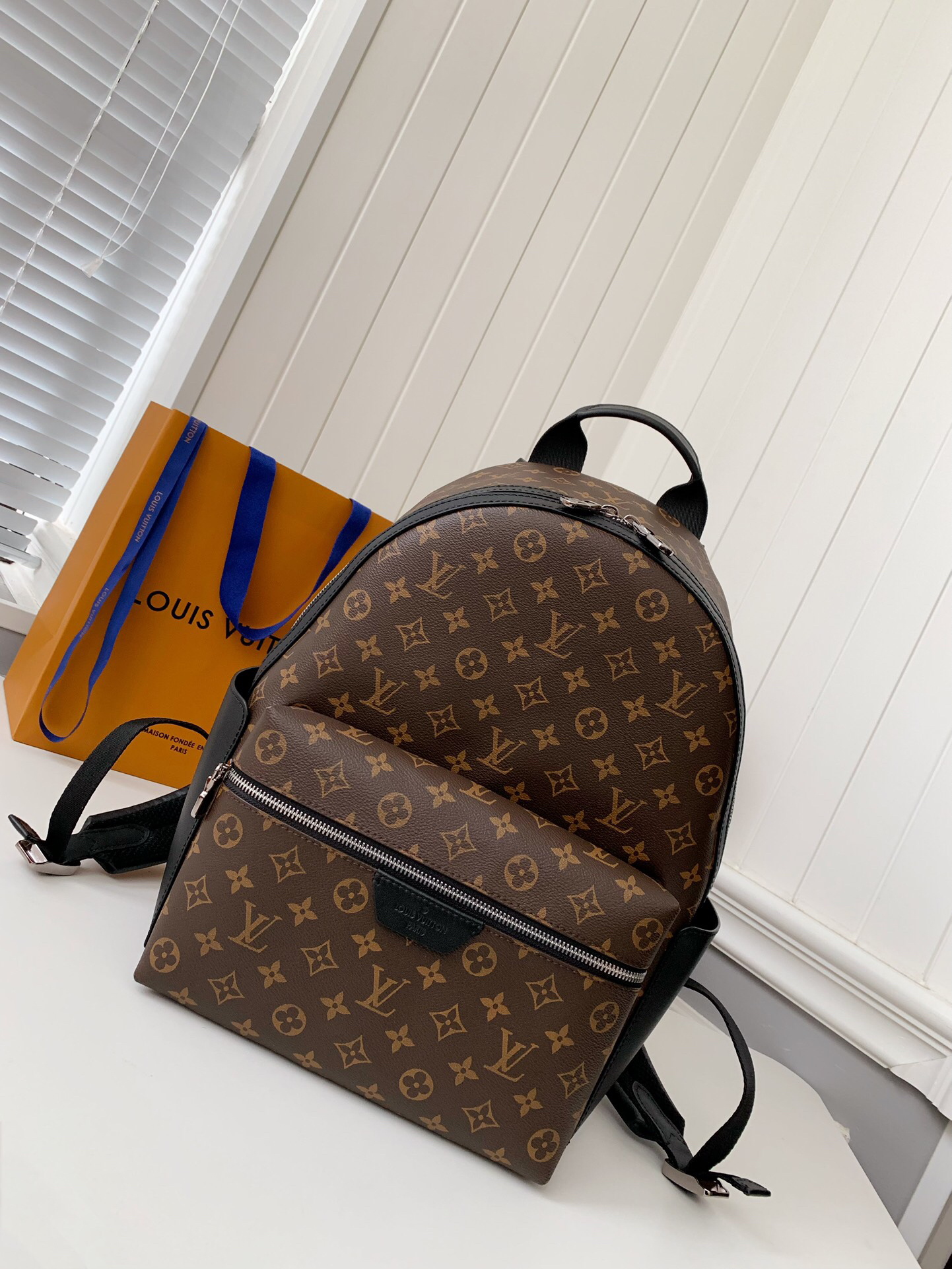 Louis Vuitton  ルイ・ヴィトン シーズナル ワンショルダーバッグ