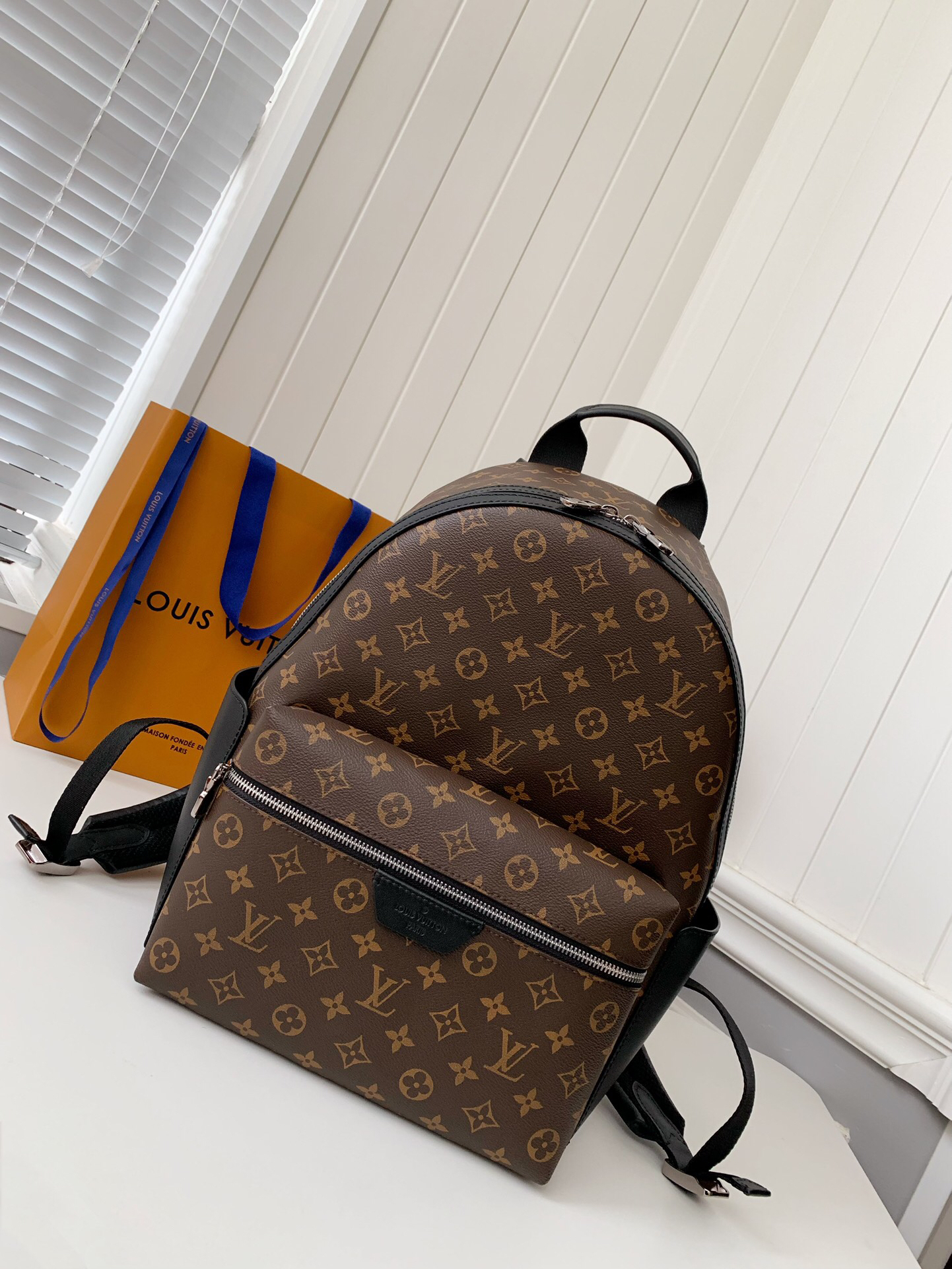 Louis Vuitton  ルイ・ヴィトン シーズナル ワンショルダーバッグ