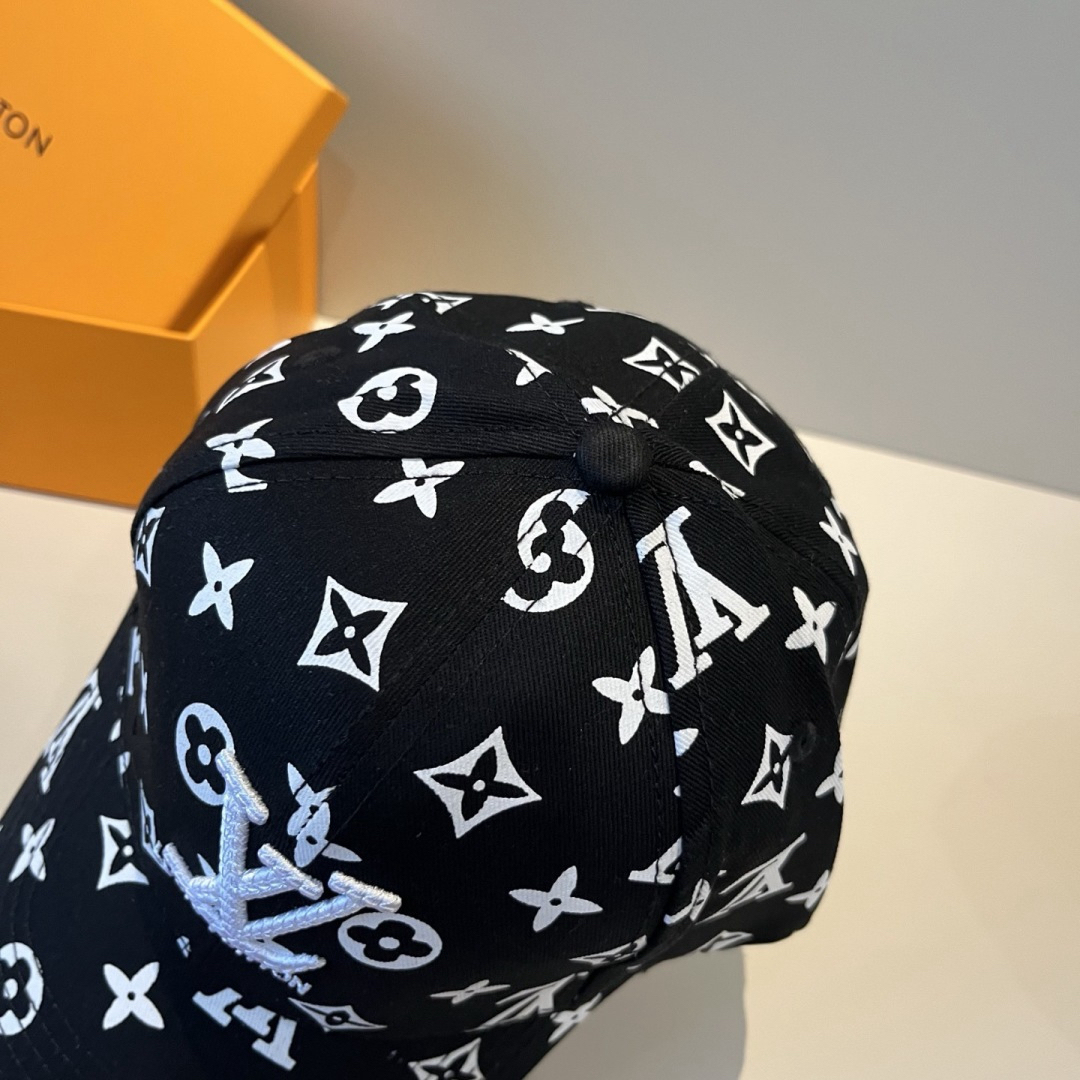 ルイ・ヴィトン「Louis Vuitton」 の新作野球帽