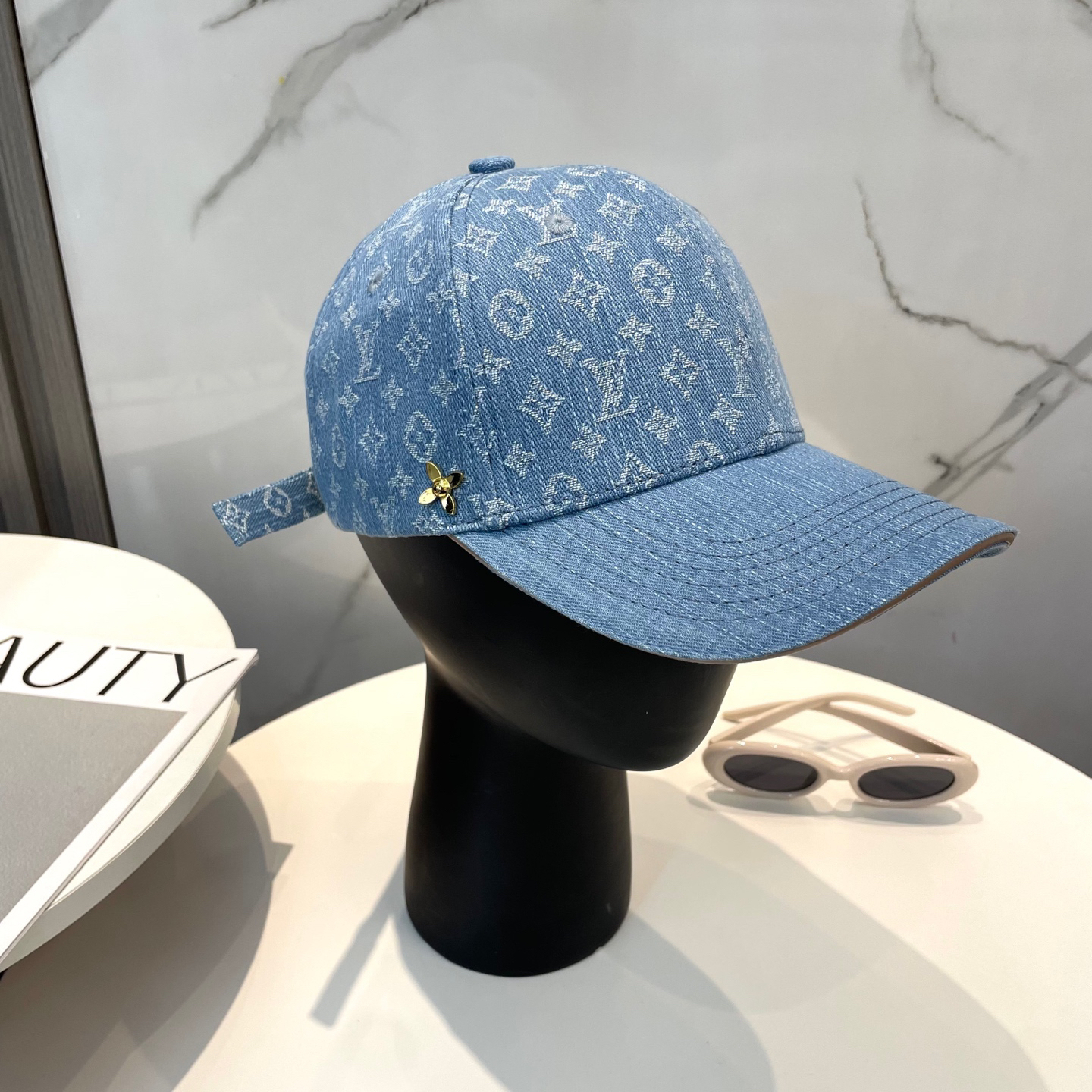 ルイ・ヴィトン「Louis Vuitton」 の新作野球帽