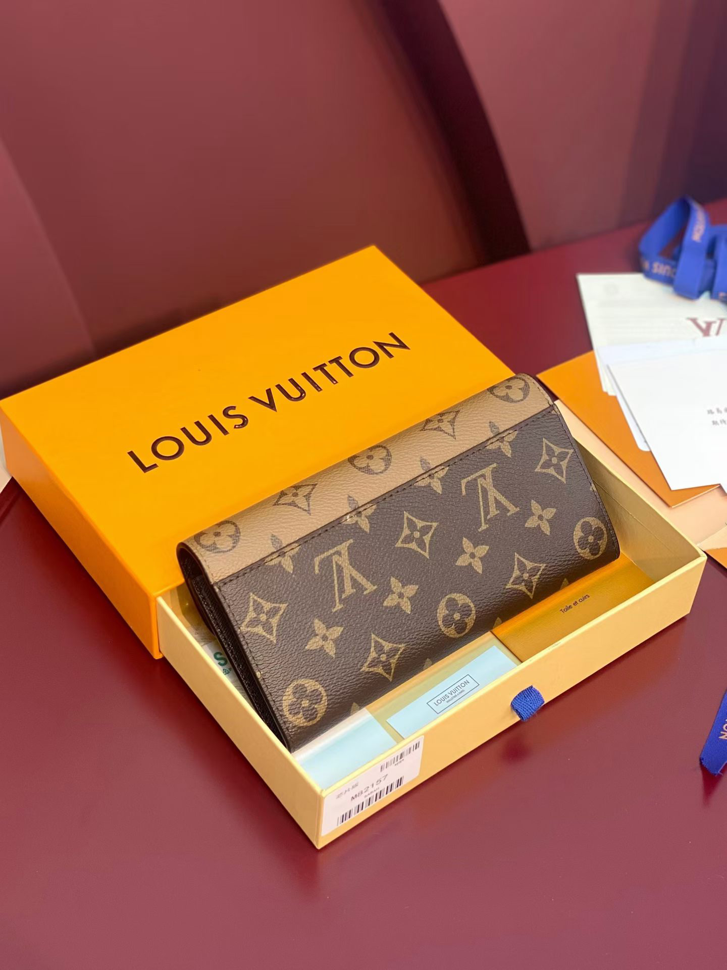 ルイ・ヴィトン「Louis Vuitton」レザーポケットウォレット レディース おしゃれ ショルダーバッグ