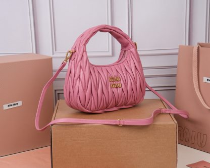 ミュウミュウ「MIUMIU」レディースファッションハンドバッグとショルダーバッグ