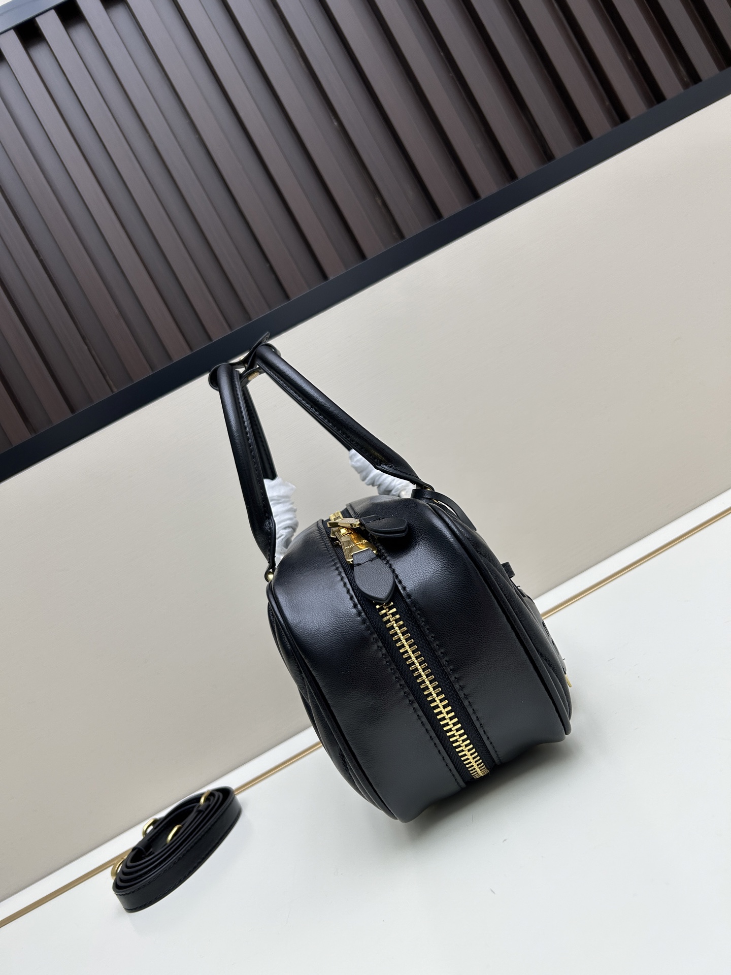 ミュウミュウ「MIUMIU」レディースファッションハンドバッグとショルダーバッグ